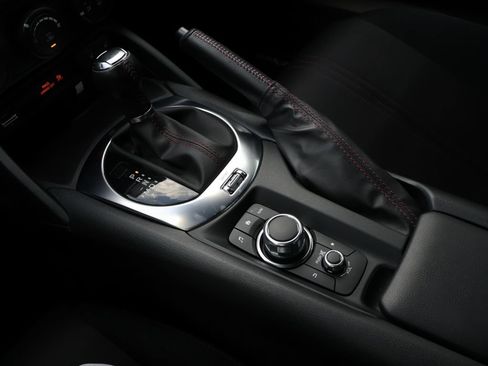 Used 2019 MAZDA MX-5 Miata RF Club RWD image 23