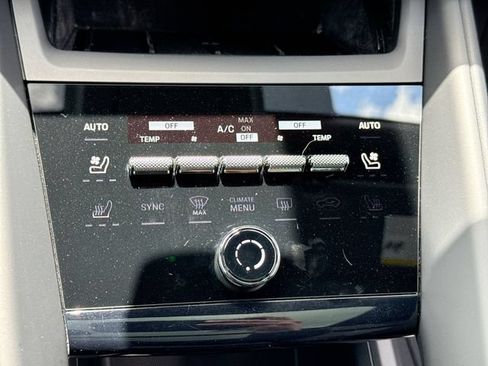 Used 2024 Porsche Macan 4 Electric AWD/4WD image 19