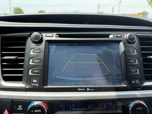 Used 2015 Toyota Highlander Limited Platinum AWD/4WD image 11