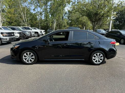 Used 2026 Toyota Corolla LE FWD image 2