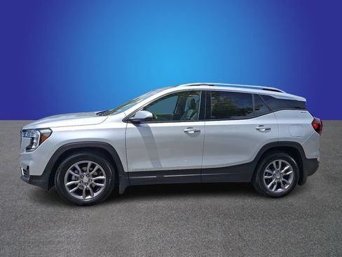Used 2022 GMC Terrain SLT w/ Tech Package FWD image 7