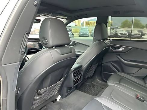 Used 2020 Audi Q8 Prestige AWD/4WD image 16