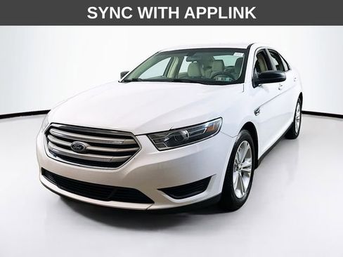 Used 2018 Ford Taurus SE image 4