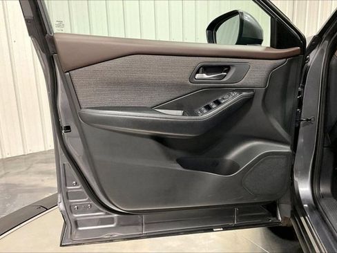 Used 2023 Nissan Rogue SV FWD image 23