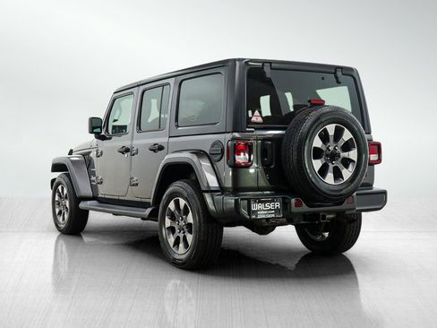 Used 2018 Jeep Wrangler Unlimited Sahara w/ Cold Weather Group AWD/4WD image 3
