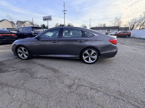 Used 2018 Honda Accord Touring image 15
