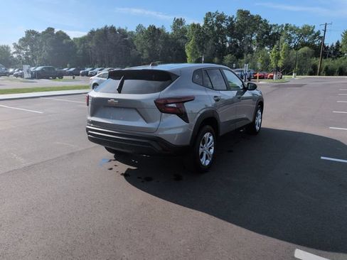Used 2024 Chevrolet Trax LS w/ Driver Confidence Package FWD image 7
