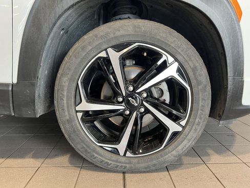 Used 2023 Chevrolet TrailBlazer RS w/ Convenience Package FWD image 9