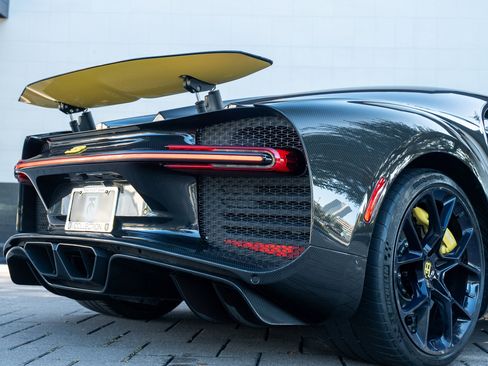 Used 2020 Bugatti Chiron image 36