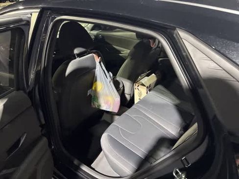 Used 2023 Hyundai Elantra SEL w/ Preferred Accessory Package image 10