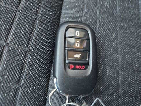 Used 2025 Honda HR-V LX image 25