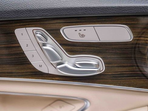 Used 2019 Mercedes-Benz C 300 Sedan image 28