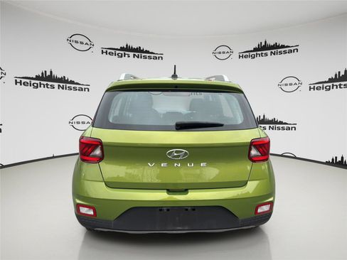 Used 2023 Hyundai Venue SEL w/ Cargo Package image 4
