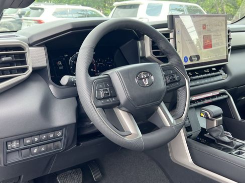 Used 2025 Toyota Tundra Limited AWD/4WD image 20