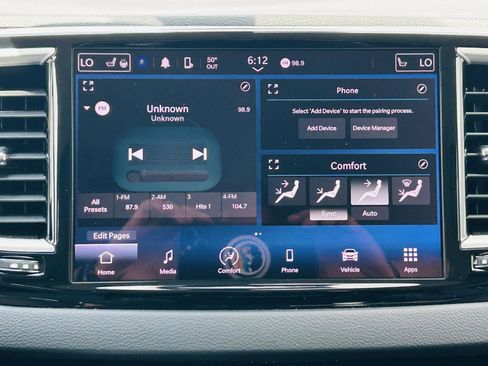 Used 2023 Chrysler Pacifica Touring-L FWD image 21