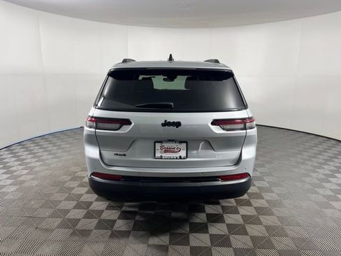 Used 2023 Jeep Grand Cherokee L Laredo image 6