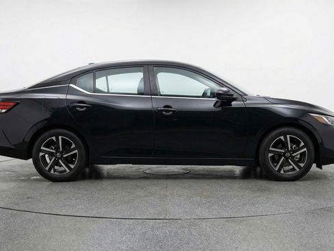 Used 2025 Nissan Sentra SV image 9