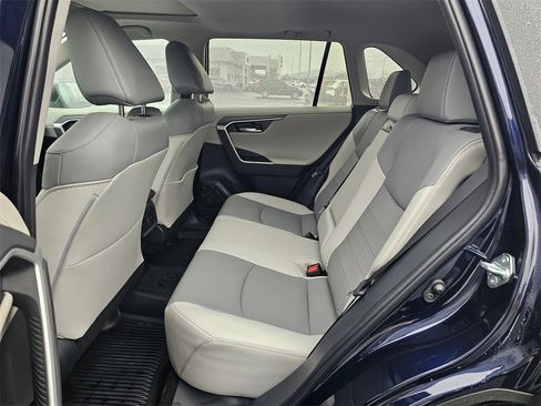 Used 2025 Toyota RAV4 Limited image 17