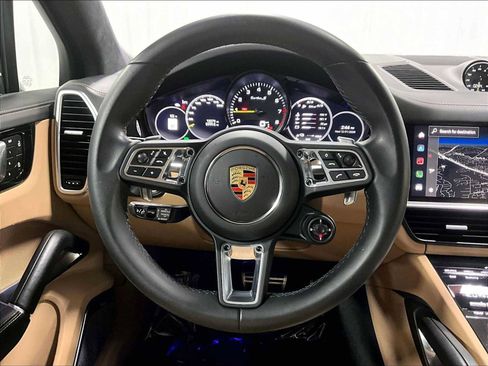 Used 2023 Porsche Cayenne Turbo S image 18