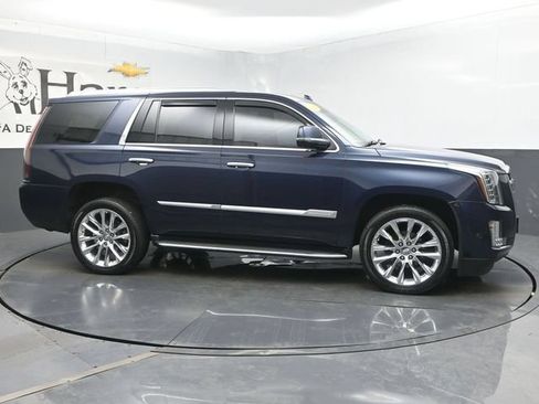Used 2020 Cadillac Escalade Luxury AWD/4WD image 50