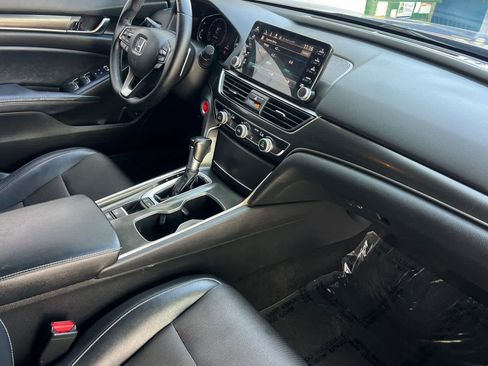 Used 2018 Honda Accord Sport image 17