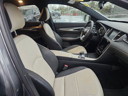 Used 2023 INFINITI QX55 Essential image 11