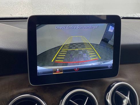 Used 2018 Mercedes-Benz GLA 250 image 24