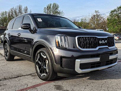 Used 2025 Kia Telluride EX w/ EX Captain's Chair Package