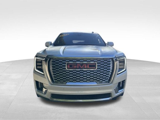 Used 2021 GMC Yukon XL Denali w/ Denali Premium Package AWD/4WD image 2