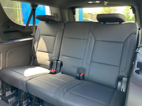 New 2026 Chevrolet Suburban LT AWD/4WD image 11