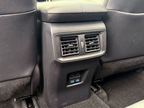 Used 2022 Toyota RAV4 Limited AWD/4WD image 38