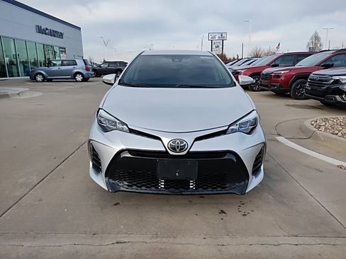 Used 2017 Toyota Corolla SE image 3