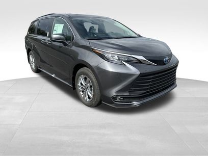 New 2025 Toyota Sienna XLE