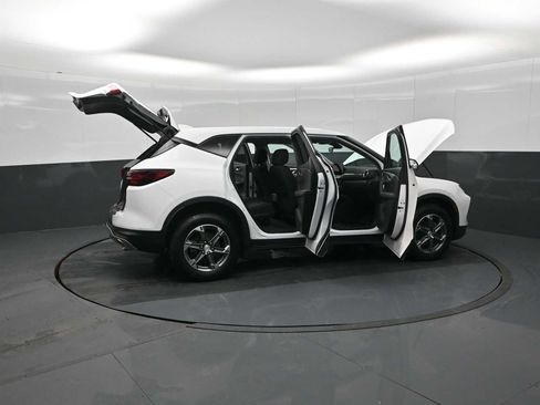 Used 2023 Chevrolet Blazer LT AWD/4WD image 35