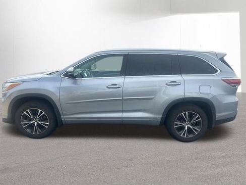 Used 2016 Toyota Highlander XLE w/ Protection Package #3 image 1