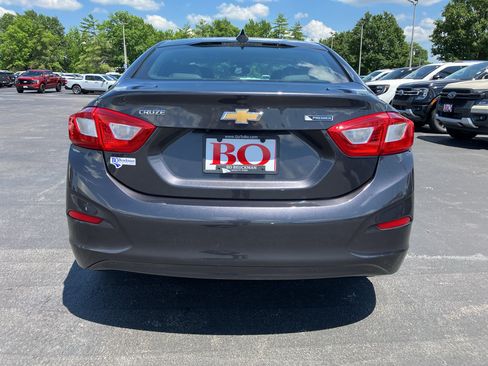 Used 2017 Chevrolet Cruze Premier FWD image 5