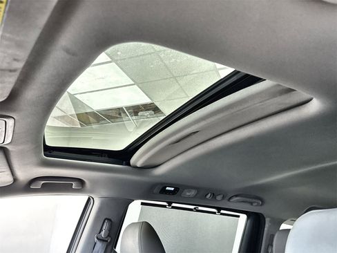 Used 2017 Honda Odyssey EX-L image 38