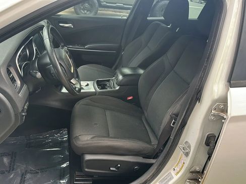 Used 2016 Dodge Charger SXT RWD image 14