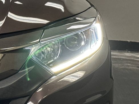 Used 2019 Honda HR-V EX image 6