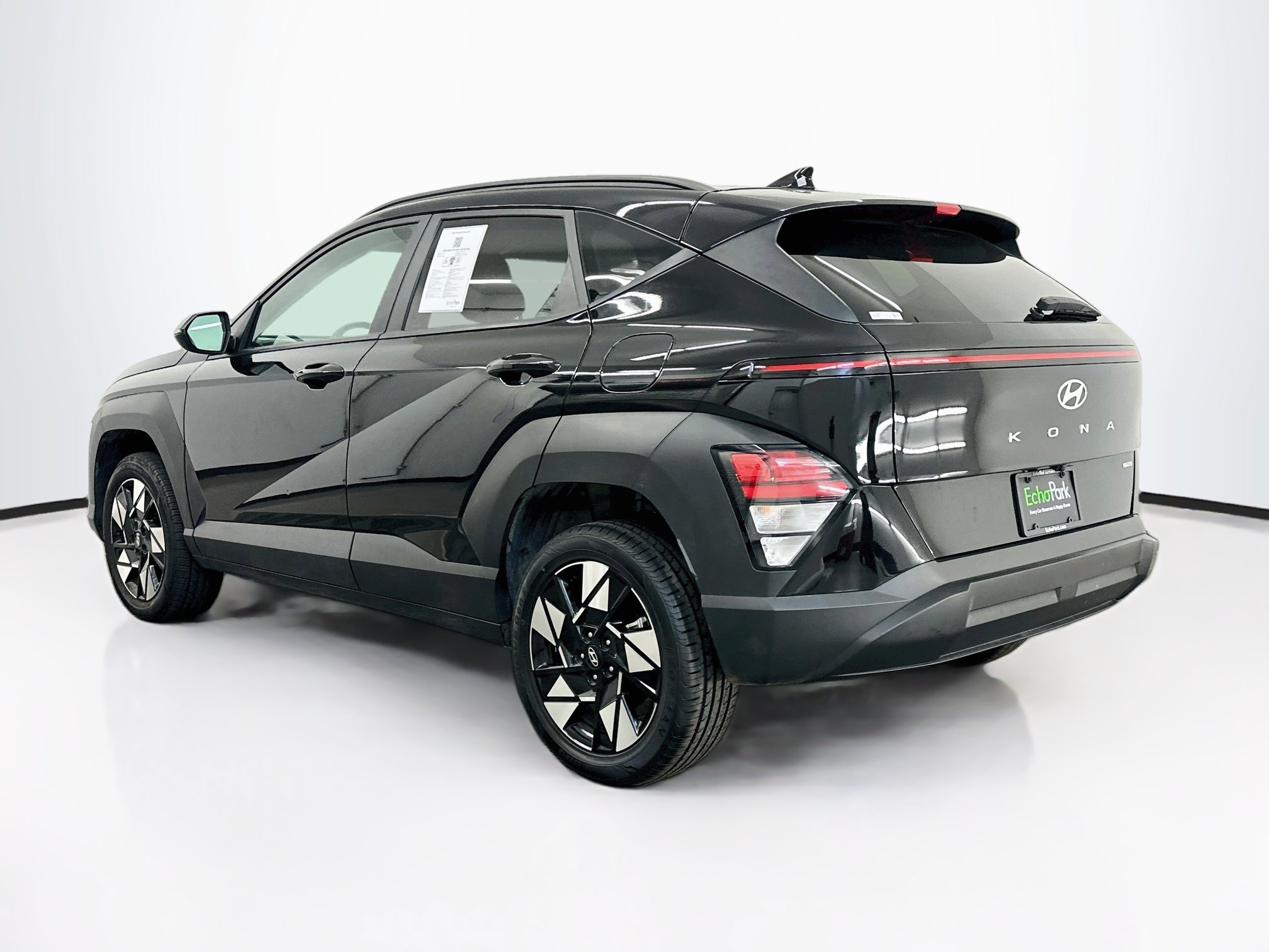 Used 2025 Hyundai Kona SEL AWD/4WD image 5