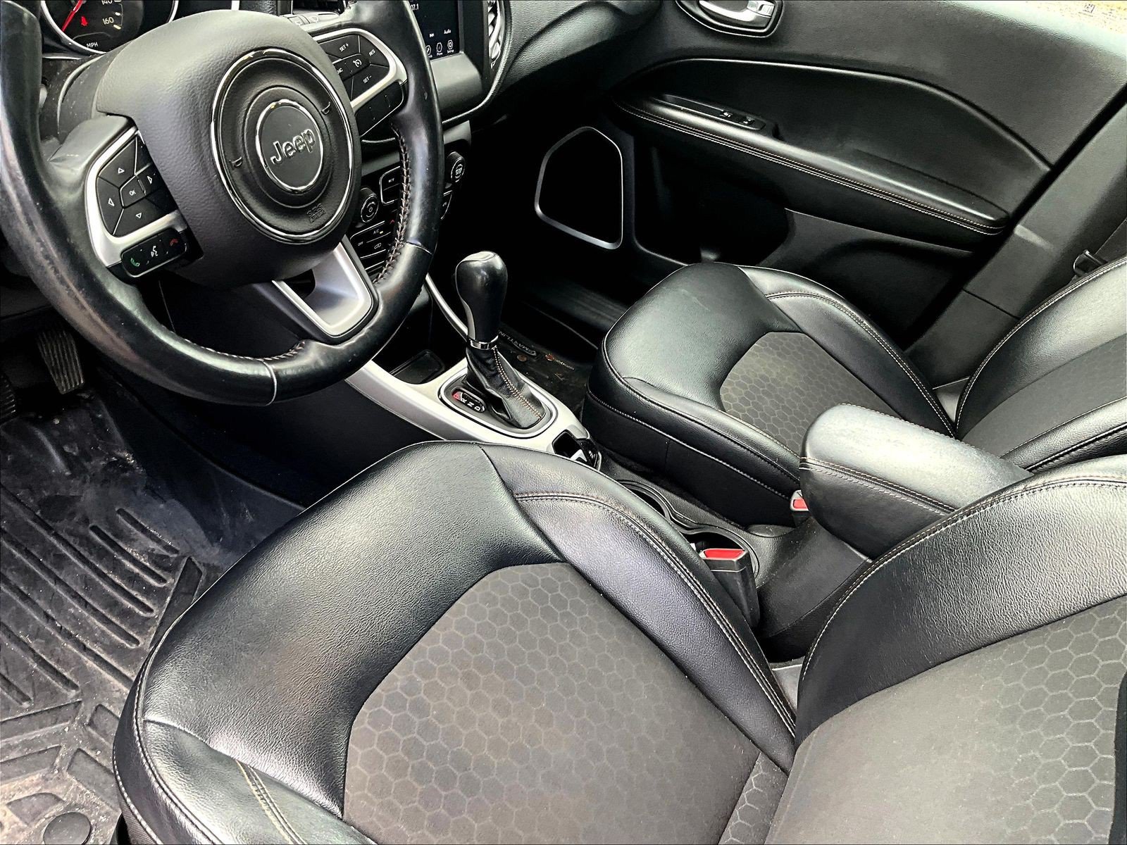 Used 2017 Jeep Compass Latitude w/ Popular Equipment Group FWD image 18