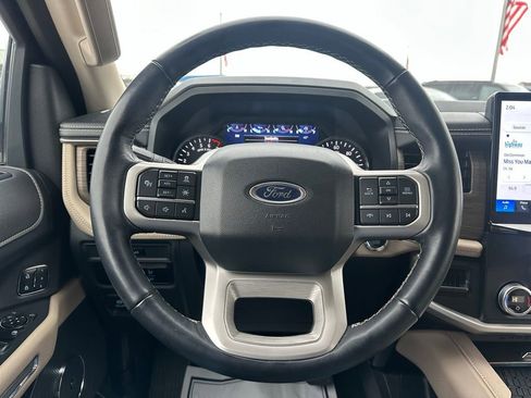 Used 2024 Ford Expedition Limited image 31