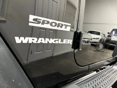 Used 2015 Jeep Wrangler Sport w/ Connectivity Group image 34