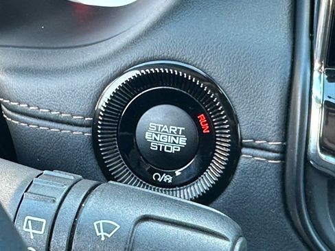 Certified 2022 Jeep Compass Limited image 10