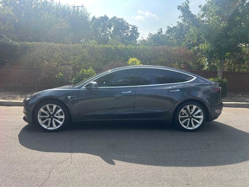 Used 2020 Tesla Model 3 Standard Range Plus image 4