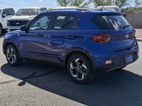 Certified 2025 Hyundai Venue Limited image 4