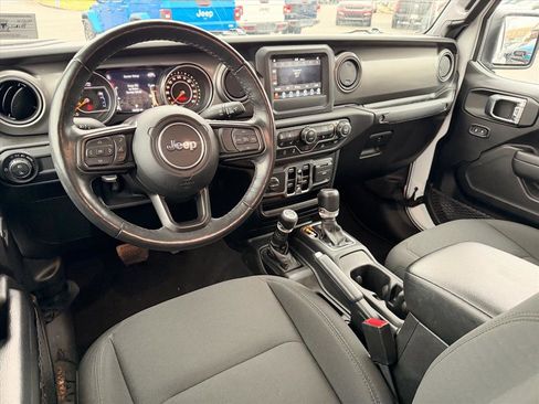 Used 2023 Jeep Gladiator Sport image 11