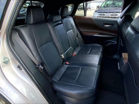 Used 2023 Toyota Venza XLE image 19