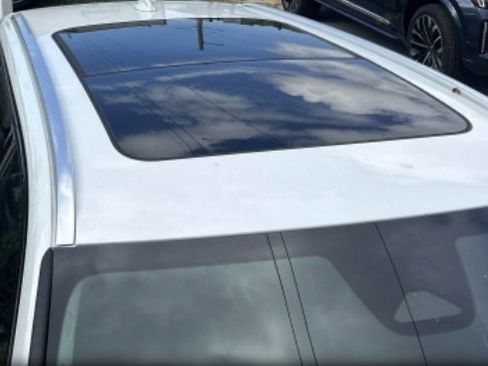 Used 2024 Volvo V60 B5 Cross Country Plus image 11