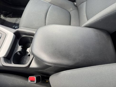 Used 2021 Toyota RAV4 LE AWD/4WD image 27